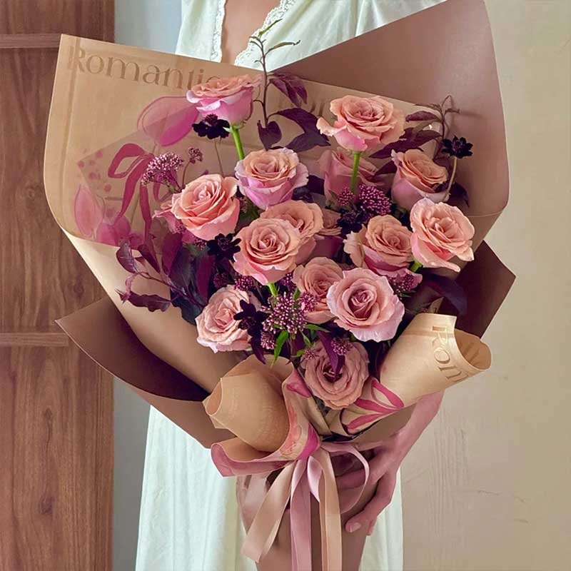 Paper for bouquet nearby - Image 2