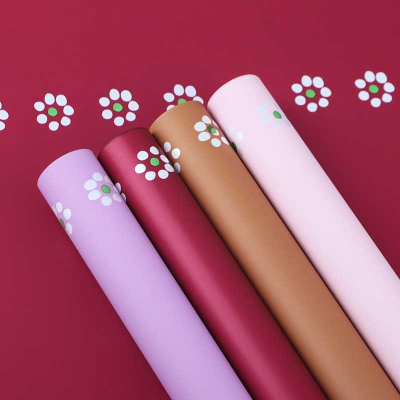 wrapping a flower bouquet - Image 2