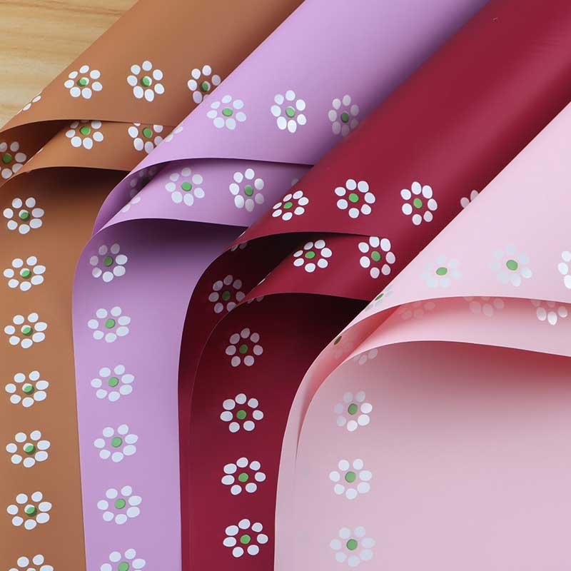 wrapping a flower bouquet - Image 3