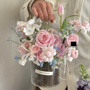 Handheld acrylic flower box